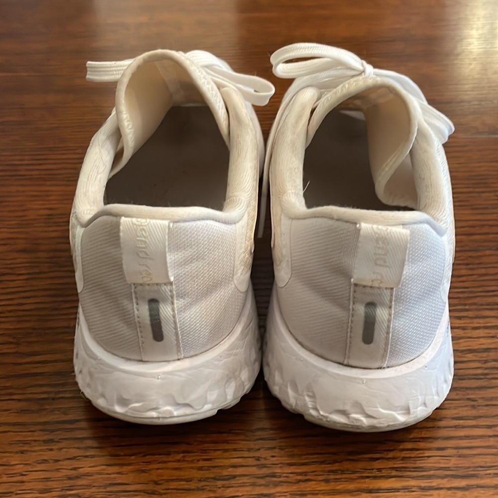 Nike React Women’s white sneakers size 7Y - Picture 5 of 12